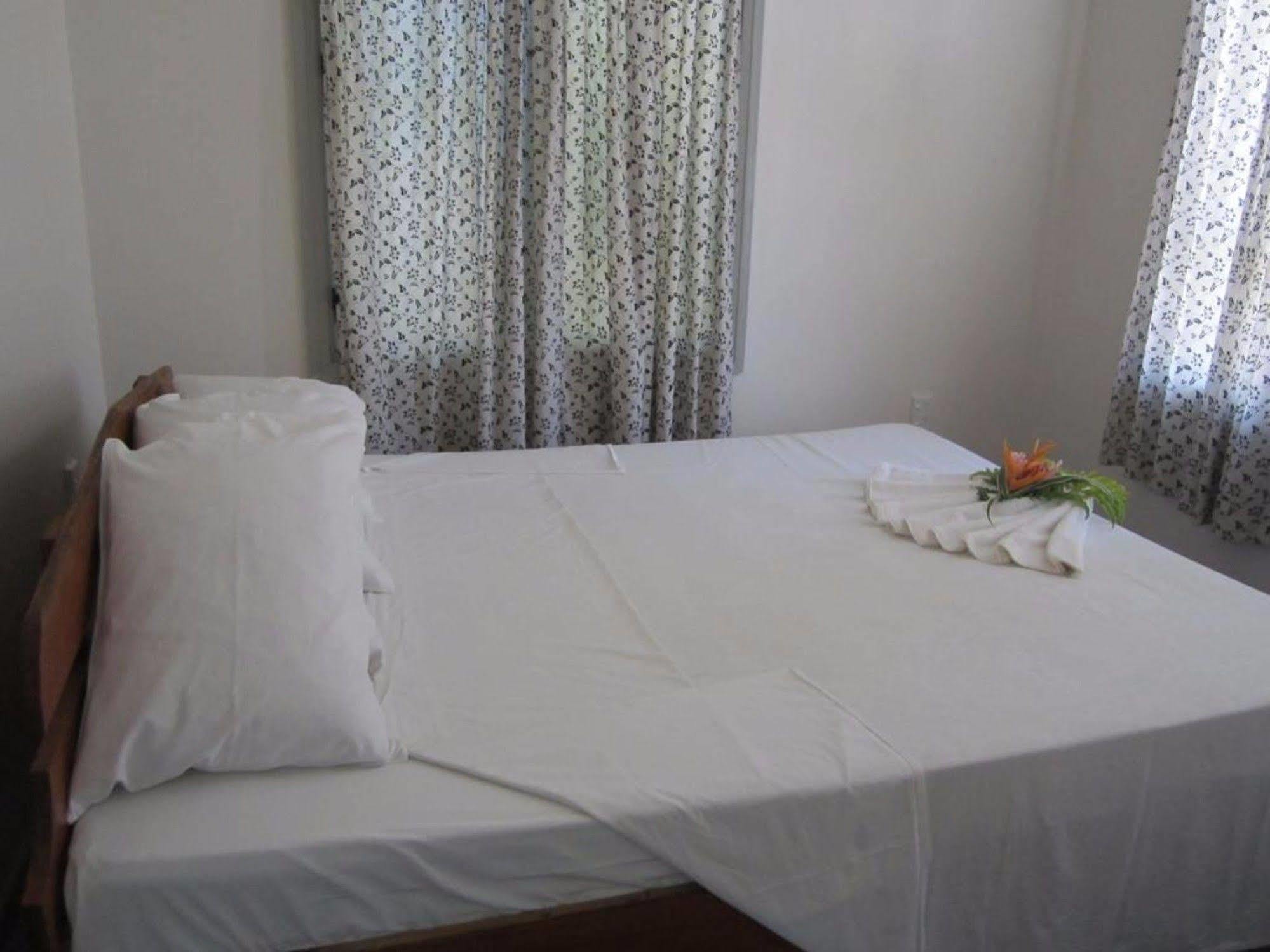 Vacations Beach Fale Hotel Manase Exterior foto